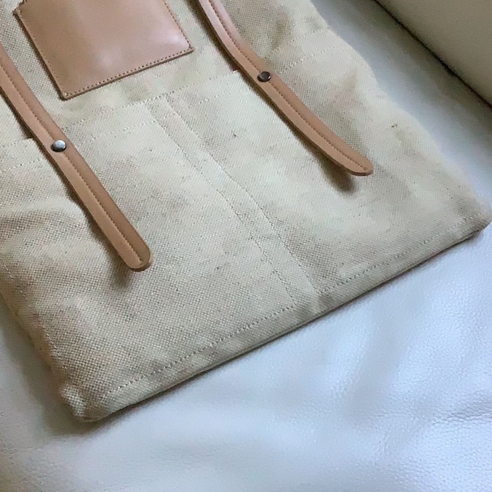 Sherpani Hadley Jet in cream travel bag - Picture 7 of 9